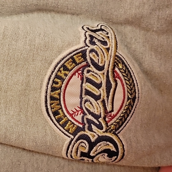 Retro Milwaukee Brewers Logo Women's Sweatshirt Size Medium - Picture 2 of 5